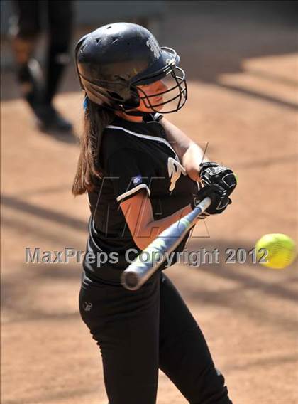 Thumbnail 1 in Pomona Catholic vs. Palos Verdes Peninsula (Woodbridge Tournament) photogallery.