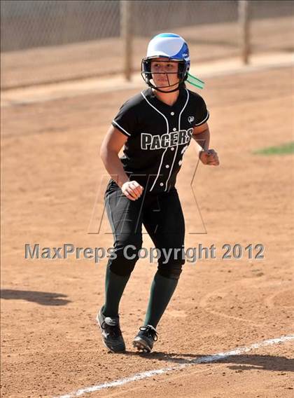 Thumbnail 1 in Pomona Catholic vs. Palos Verdes Peninsula (Woodbridge Tournament) photogallery.