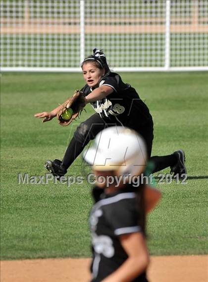 Thumbnail 3 in Pomona Catholic vs. Palos Verdes Peninsula (Woodbridge Tournament) photogallery.