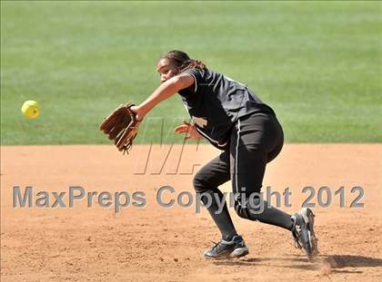 Thumbnail 1 in Pomona Catholic vs. Palos Verdes Peninsula (Woodbridge Tournament) photogallery.