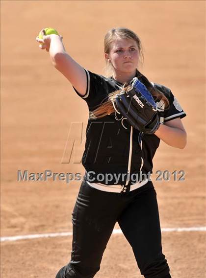 Thumbnail 1 in Pomona Catholic vs. Palos Verdes Peninsula (Woodbridge Tournament) photogallery.