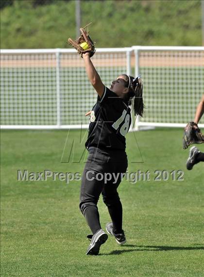Thumbnail 1 in Pomona Catholic vs. Palos Verdes Peninsula (Woodbridge Tournament) photogallery.