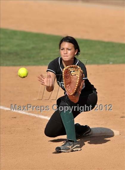 Thumbnail 2 in Pomona Catholic vs. Palos Verdes Peninsula (Woodbridge Tournament) photogallery.