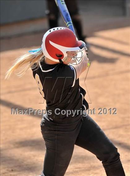 Thumbnail 2 in Pomona Catholic vs. Palos Verdes Peninsula (Woodbridge Tournament) photogallery.