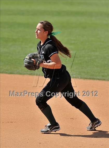 Thumbnail 1 in Pomona Catholic vs. Palos Verdes Peninsula (Woodbridge Tournament) photogallery.