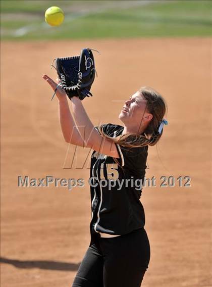 Thumbnail 3 in Pomona Catholic vs. Palos Verdes Peninsula (Woodbridge Tournament) photogallery.