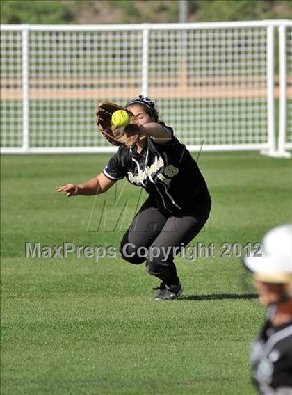 Thumbnail 2 in Pomona Catholic vs. Palos Verdes Peninsula (Woodbridge Tournament) photogallery.