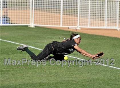 Thumbnail 1 in Pomona Catholic vs. Palos Verdes Peninsula (Woodbridge Tournament) photogallery.