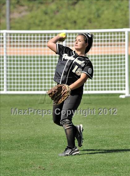 Thumbnail 1 in Pomona Catholic vs. Palos Verdes Peninsula (Woodbridge Tournament) photogallery.