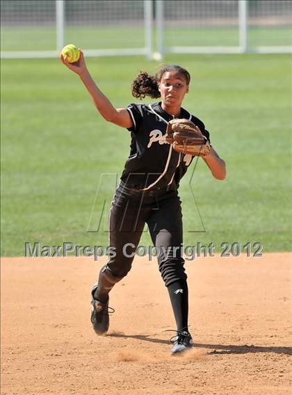 Thumbnail 1 in Pomona Catholic vs. Palos Verdes Peninsula (Woodbridge Tournament) photogallery.
