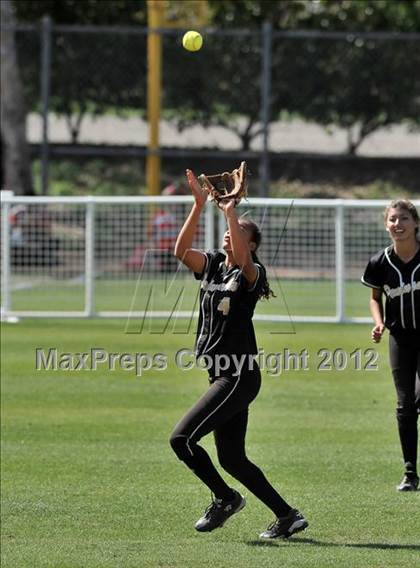 Thumbnail 1 in Pomona Catholic vs. Palos Verdes Peninsula (Woodbridge Tournament) photogallery.