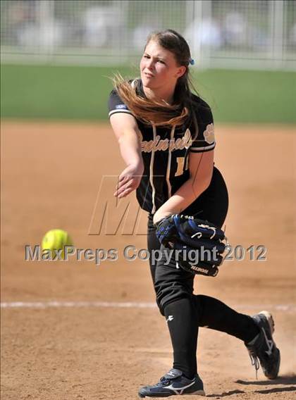 Thumbnail 3 in Pomona Catholic vs. Palos Verdes Peninsula (Woodbridge Tournament) photogallery.