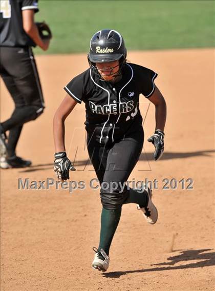 Thumbnail 3 in Pomona Catholic vs. Palos Verdes Peninsula (Woodbridge Tournament) photogallery.