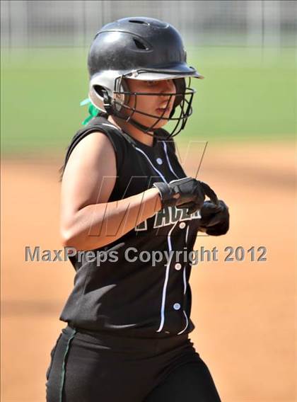 Thumbnail 1 in Pomona Catholic vs. Palos Verdes Peninsula (Woodbridge Tournament) photogallery.