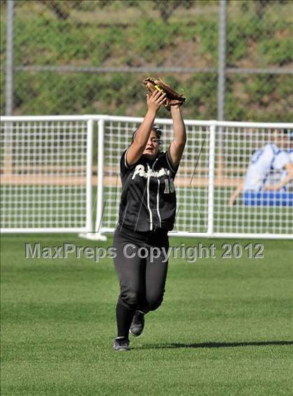 Thumbnail 1 in Pomona Catholic vs. Palos Verdes Peninsula (Woodbridge Tournament) photogallery.