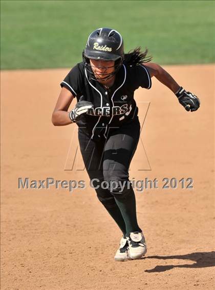 Thumbnail 2 in Pomona Catholic vs. Palos Verdes Peninsula (Woodbridge Tournament) photogallery.
