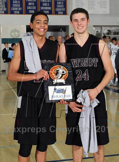 Thumbnail 3 in Patriot vs De La Salle (MaxPreps Holiday Classic) photogallery.