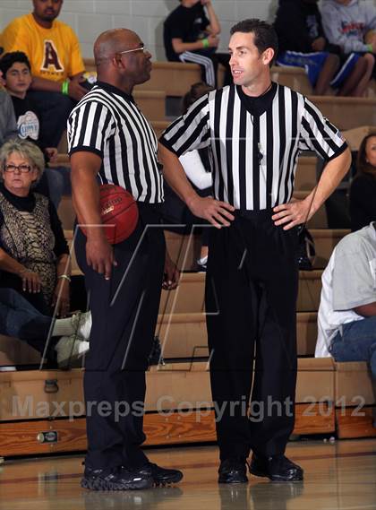 Thumbnail 1 in Patriot vs De La Salle (MaxPreps Holiday Classic) photogallery.