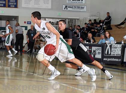 Thumbnail 3 in Patriot vs De La Salle (MaxPreps Holiday Classic) photogallery.