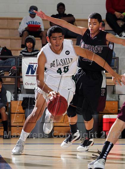 Thumbnail 2 in Patriot vs De La Salle (MaxPreps Holiday Classic) photogallery.