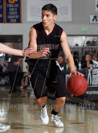 Thumbnail 2 in Patriot vs De La Salle (MaxPreps Holiday Classic) photogallery.