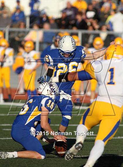 Thumbnail 3 in Collegiate vs. Norton (KSHSAA 3A 3rd Round) photogallery.