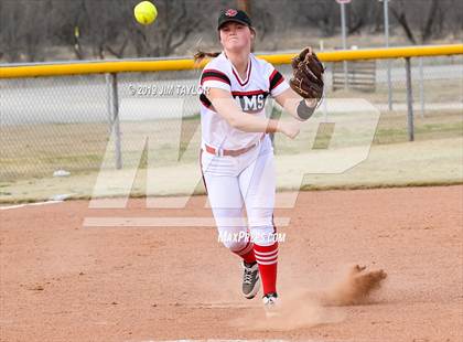 Thumbnail 2 in Mineral Wells vs Alvord (Jacksboro Softball Tournament) photogallery.