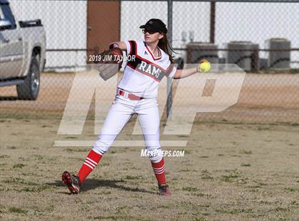 Thumbnail 1 in Mineral Wells vs Alvord (Jacksboro Softball Tournament) photogallery.