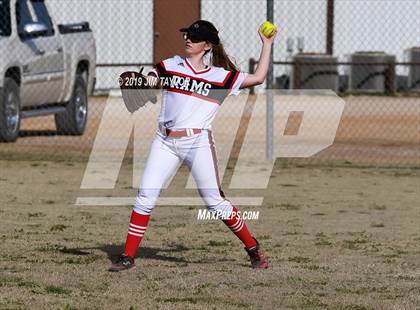Thumbnail 3 in Mineral Wells vs Alvord (Jacksboro Softball Tournament) photogallery.