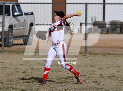 Thumbnail 1 in Mineral Wells vs Alvord (Jacksboro Softball Tournament) photogallery.