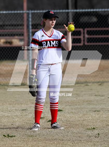 Thumbnail 1 in Mineral Wells vs Alvord (Jacksboro Softball Tournament) photogallery.