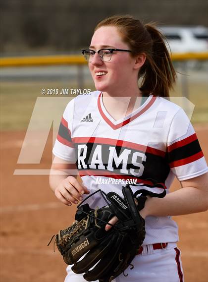 Thumbnail 3 in Mineral Wells vs Alvord (Jacksboro Softball Tournament) photogallery.