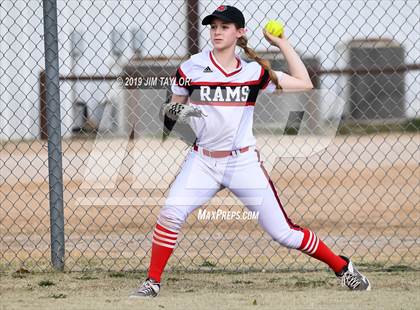 Thumbnail 2 in Mineral Wells vs Alvord (Jacksboro Softball Tournament) photogallery.