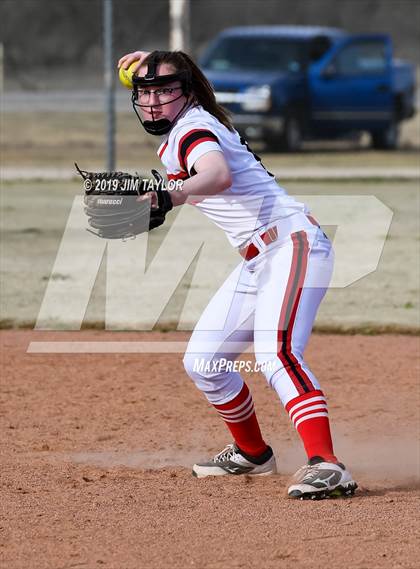 Thumbnail 3 in Mineral Wells vs Alvord (Jacksboro Softball Tournament) photogallery.