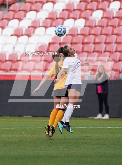 Thumbnail 2 in Maple Mountain vs. Timpanogos (UHSAA 5A Final) photogallery.