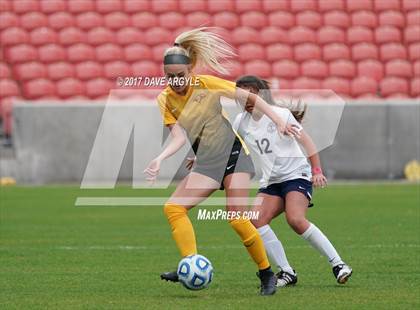 Thumbnail 3 in Maple Mountain vs. Timpanogos (UHSAA 5A Final) photogallery.