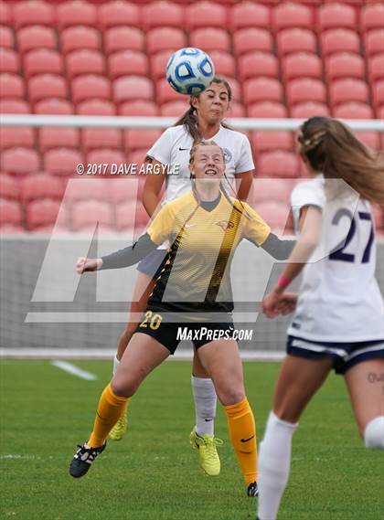 Thumbnail 1 in Maple Mountain vs. Timpanogos (UHSAA 5A Final) photogallery.