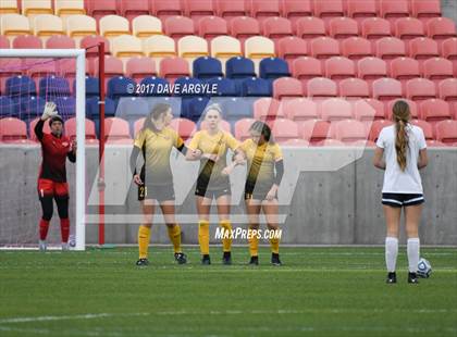 Thumbnail 1 in Maple Mountain vs. Timpanogos (UHSAA 5A Final) photogallery.