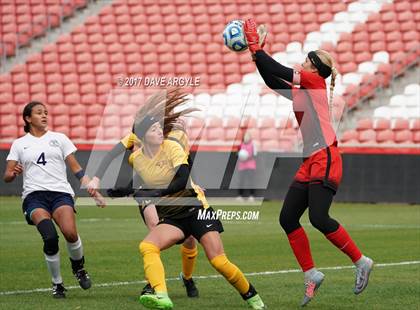 Thumbnail 2 in Maple Mountain vs. Timpanogos (UHSAA 5A Final) photogallery.