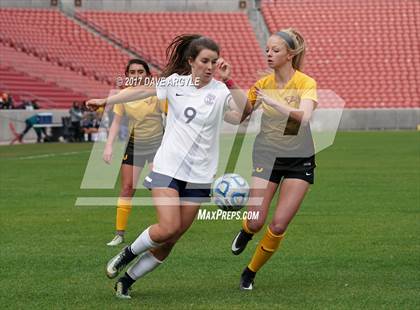 Thumbnail 2 in Maple Mountain vs. Timpanogos (UHSAA 5A Final) photogallery.