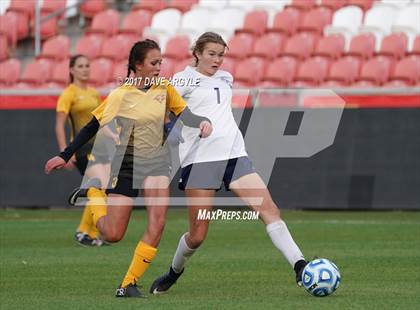 Thumbnail 1 in Maple Mountain vs. Timpanogos (UHSAA 5A Final) photogallery.