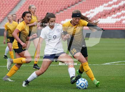Thumbnail 3 in Maple Mountain vs. Timpanogos (UHSAA 5A Final) photogallery.