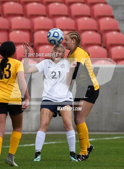 Thumbnail 3 in Maple Mountain vs. Timpanogos (UHSAA 5A Final) photogallery.