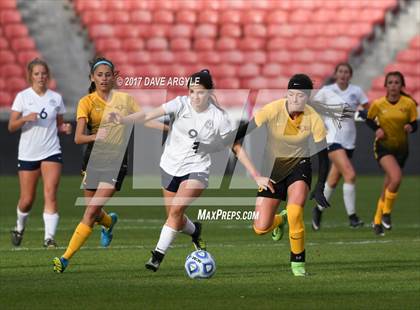 Thumbnail 1 in Maple Mountain vs. Timpanogos (UHSAA 5A Final) photogallery.