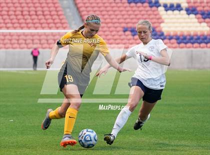 Thumbnail 1 in Maple Mountain vs. Timpanogos (UHSAA 5A Final) photogallery.