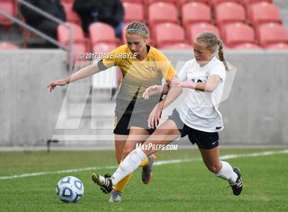 Thumbnail 1 in Maple Mountain vs. Timpanogos (UHSAA 5A Final) photogallery.
