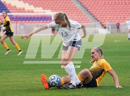 Thumbnail 3 in Maple Mountain vs. Timpanogos (UHSAA 5A Final) photogallery.