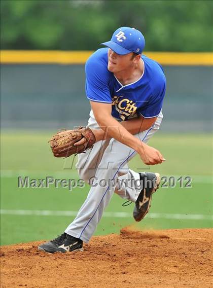 Thumbnail 1 in Dawson vs. Dodd City (UIL 1A Region 2 Area Playoff) photogallery.