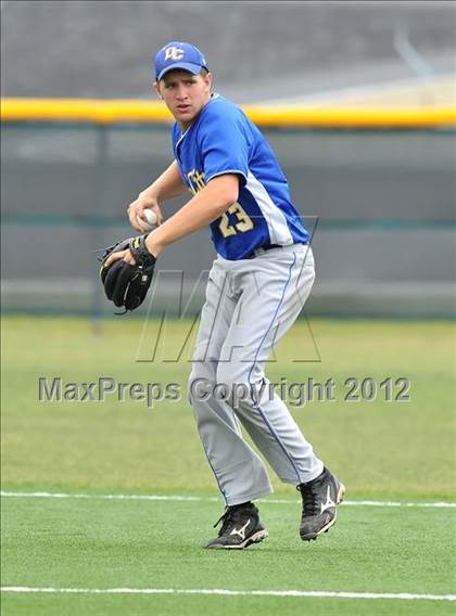 Thumbnail 1 in Dawson vs. Dodd City (UIL 1A Region 2 Area Playoff) photogallery.