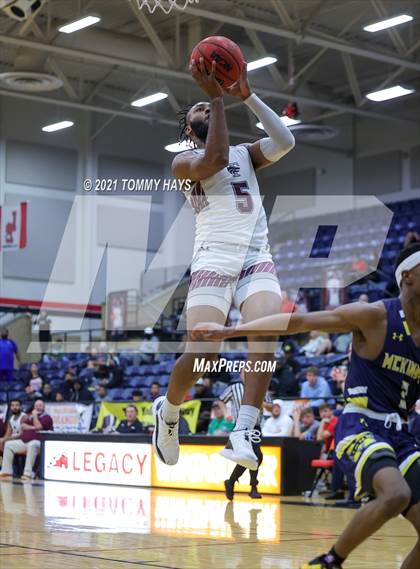 Thumbnail 2 in Mansfield Timberview vs. McKinney (Whataburger Tournament) photogallery.